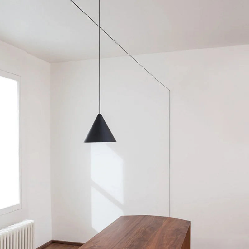 Lámpara colgante cónica de hierro minimalista para comedor