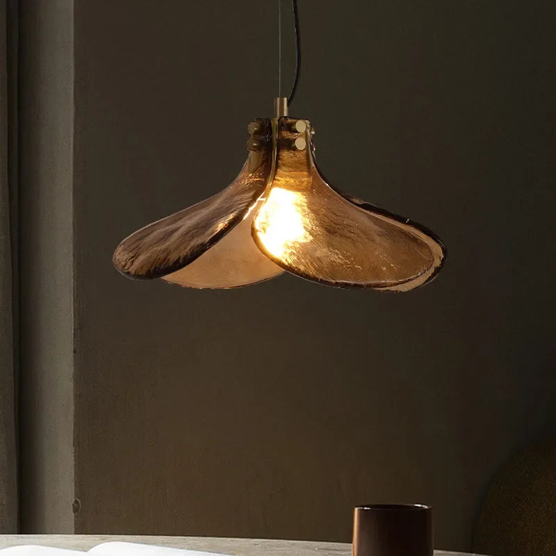 Lámpara colgante retro de cristal con diseño floral y acabado en cobre