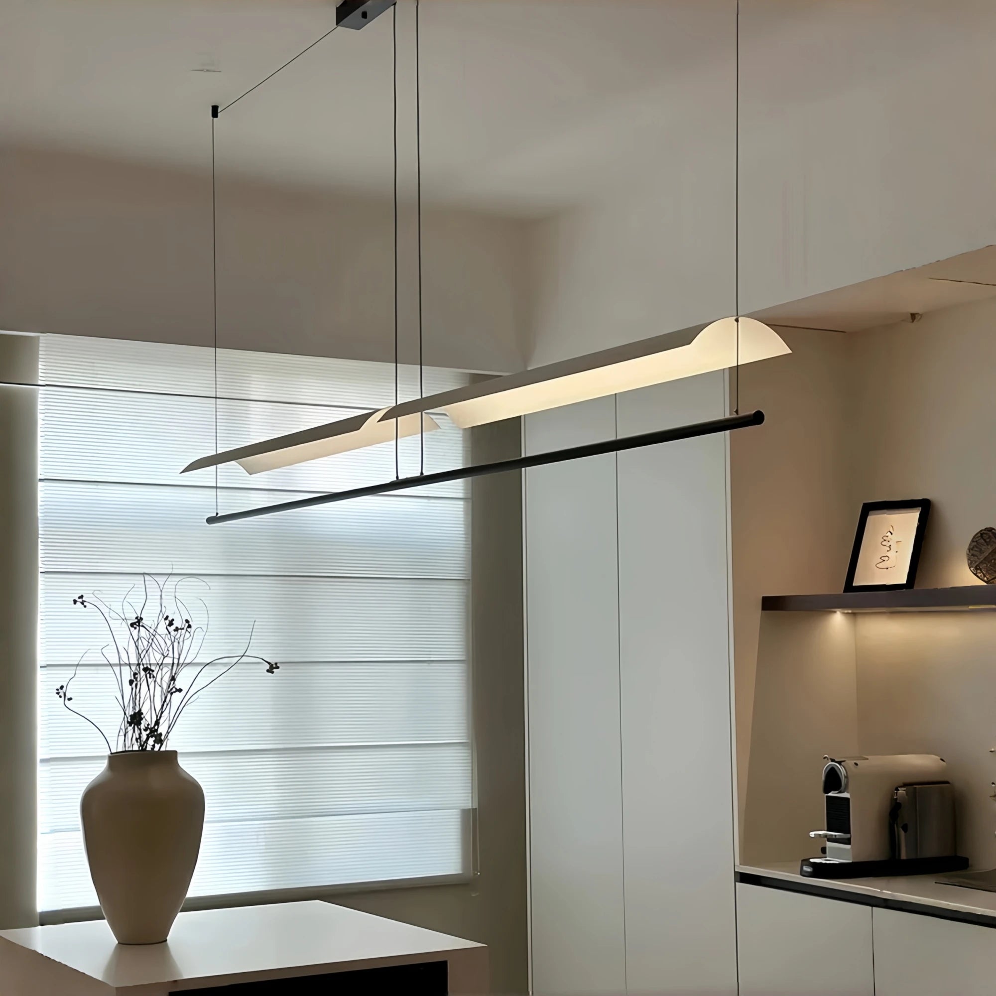 Lámpara colgante acrílica minimalista con estructura de hierro