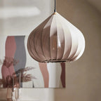 Lámpara colgante de tela minimalista con detalles de madera