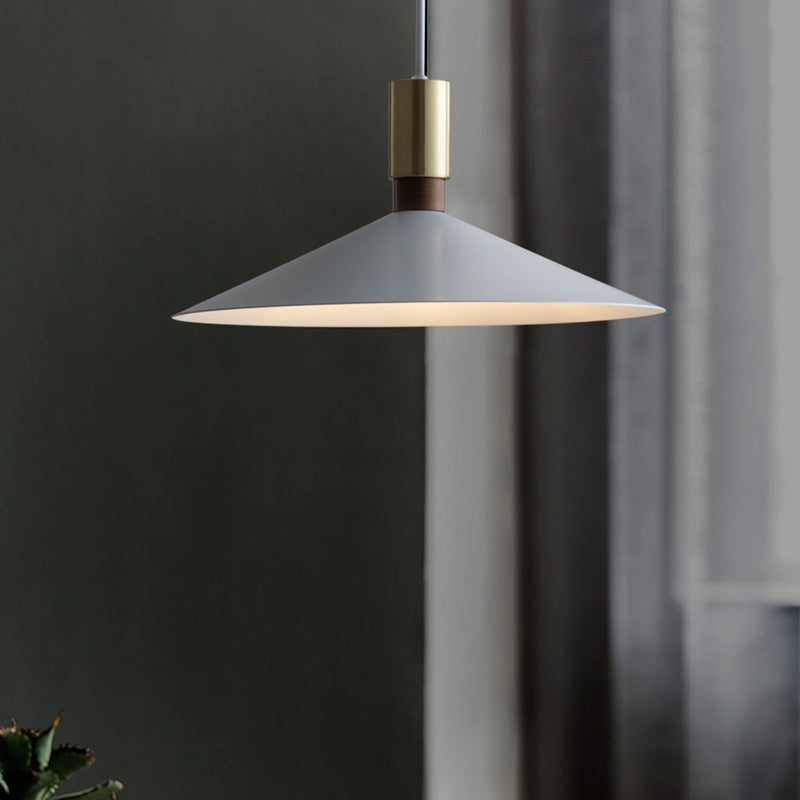 Lámpara de techo minimalista moderna de una sola cabeza para mesa de comedor o barra.